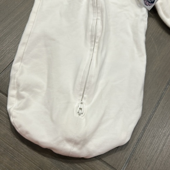 Nested Bean Zen Neo Swaddle - Picture 5 of 9